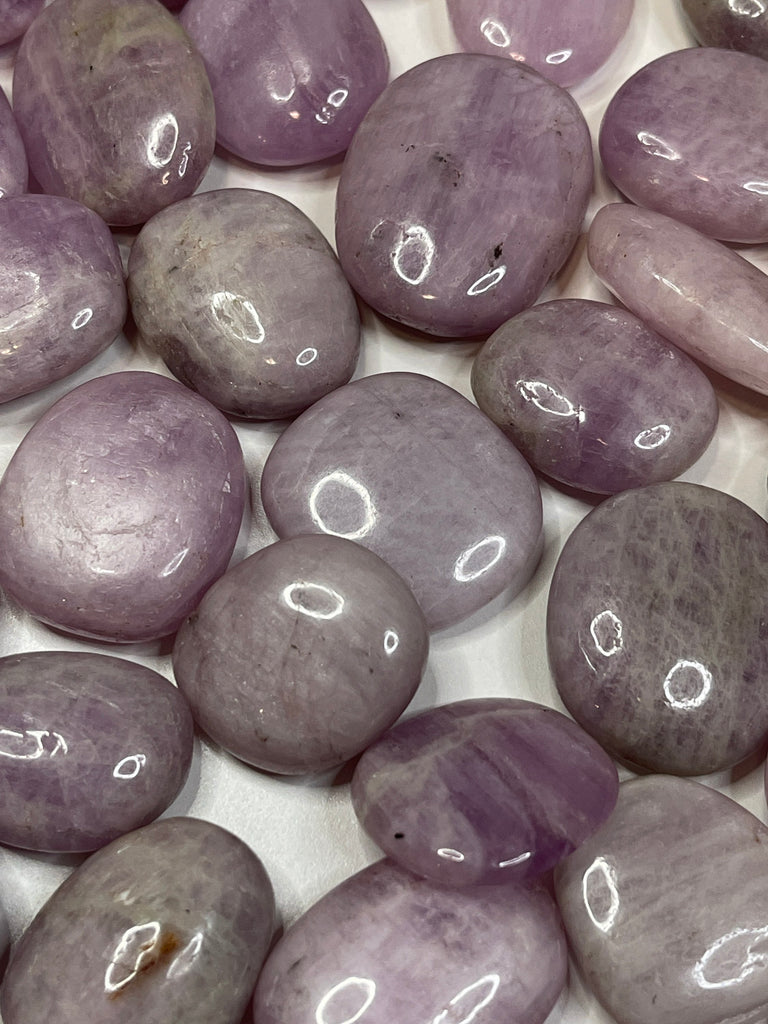 Kunzite Stone Of Emotion – Crystalwanderers